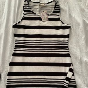 🌺 $10 or 3/$24 Black and White Dress 🌺